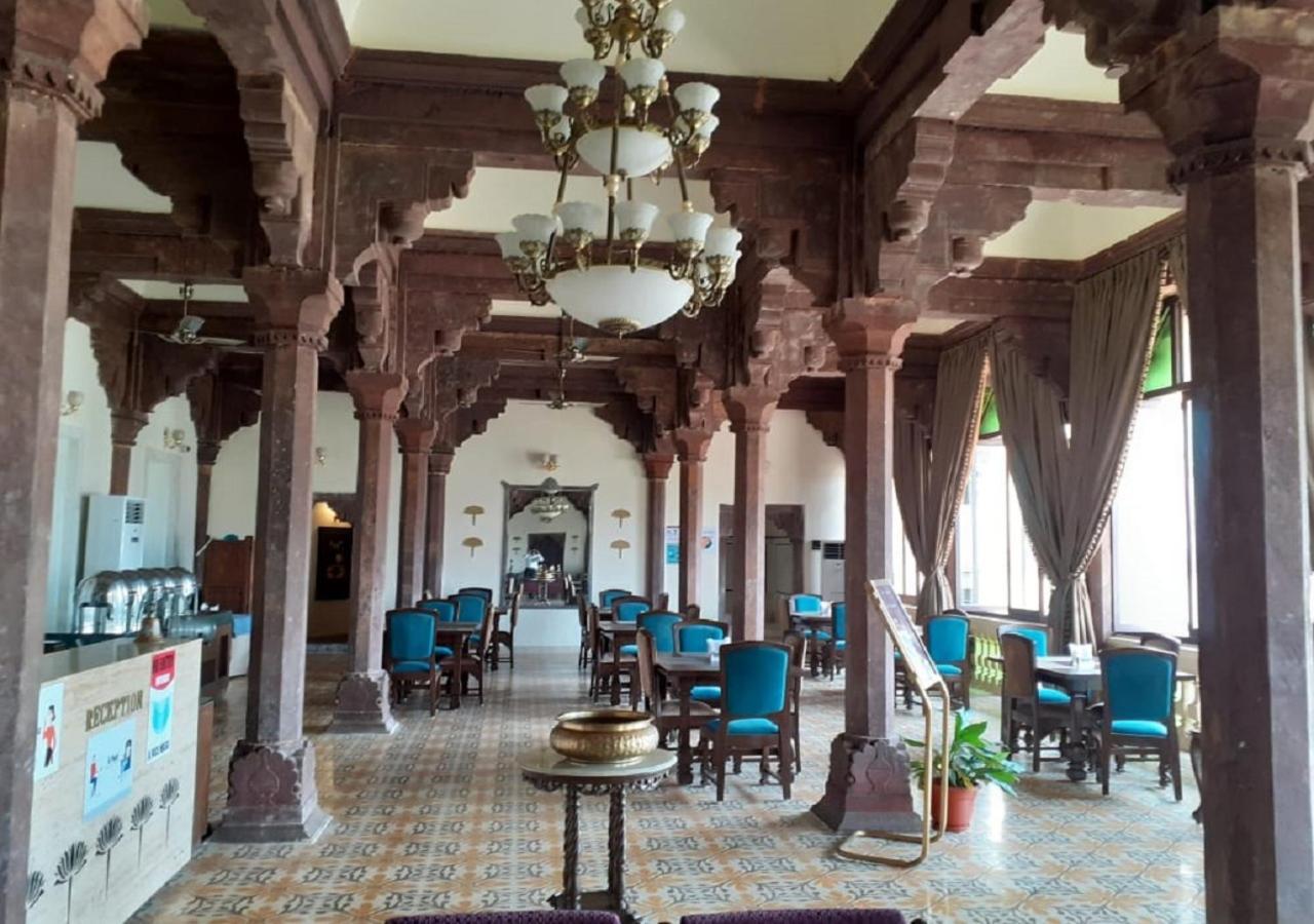فندق Mpt Sheesh Mahal, أورشها المظهر الخارجي الصورة