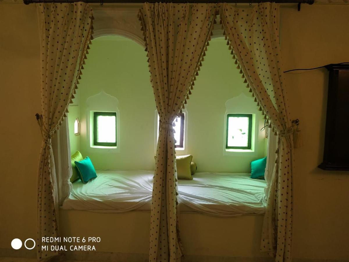 فندق Mpt Sheesh Mahal, أورشها المظهر الخارجي الصورة