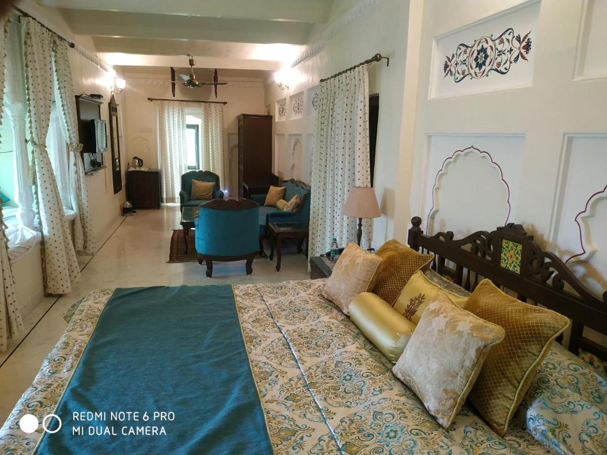 فندق Mpt Sheesh Mahal, أورشها المظهر الخارجي الصورة