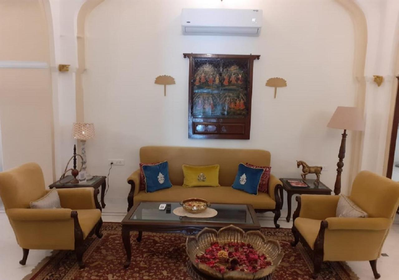 فندق Mpt Sheesh Mahal, أورشها المظهر الخارجي الصورة