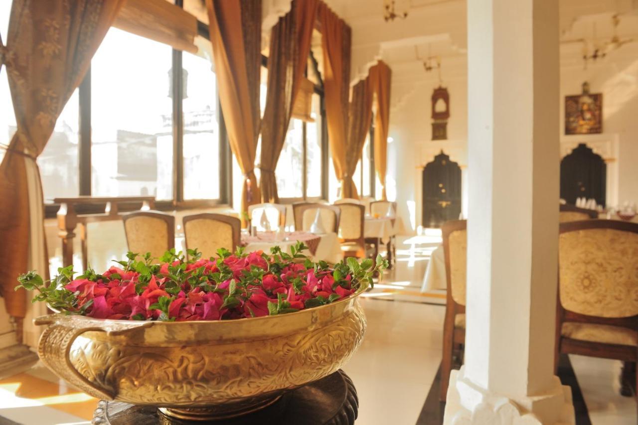 فندق Mpt Sheesh Mahal, أورشها المظهر الخارجي الصورة