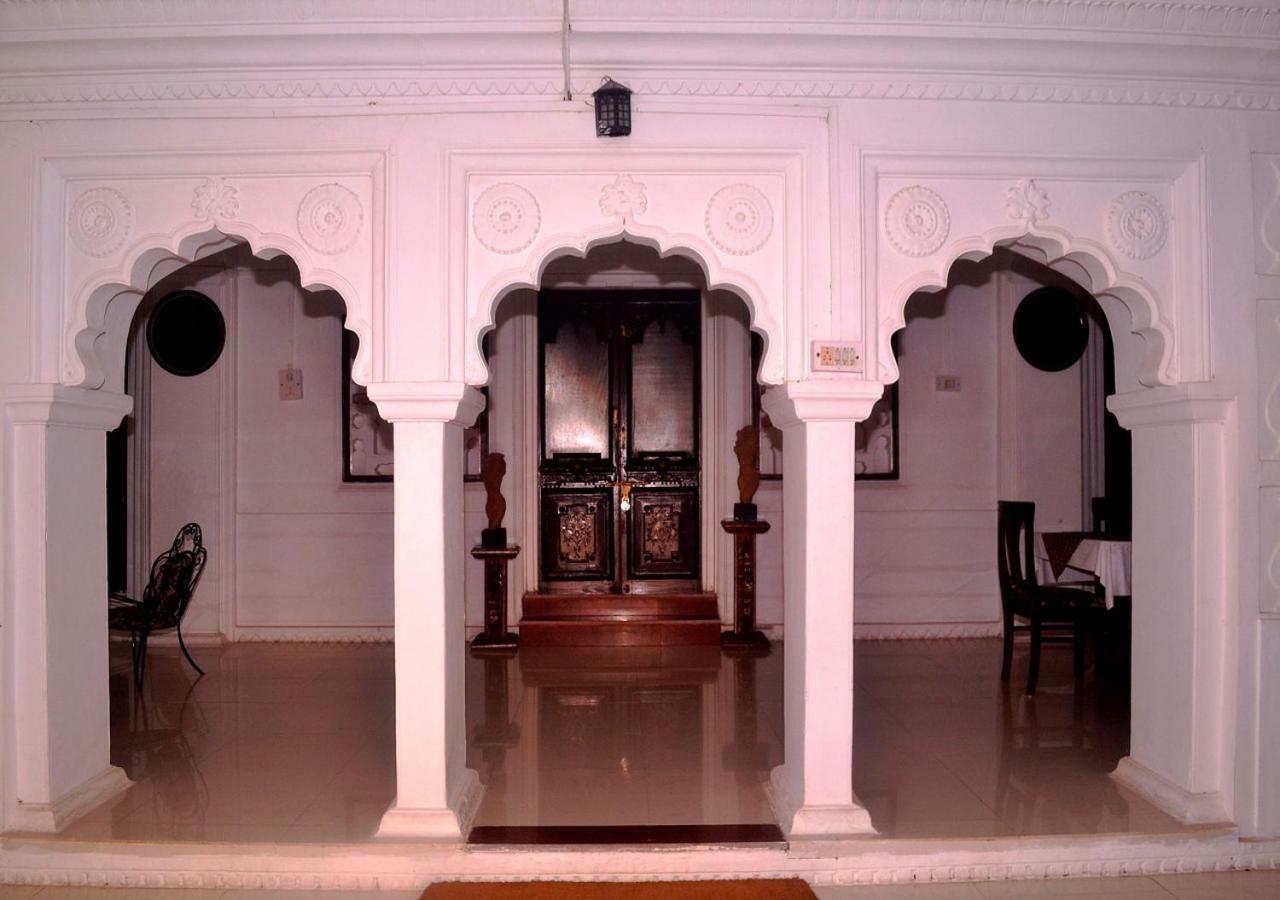 فندق Mpt Sheesh Mahal, أورشها المظهر الخارجي الصورة